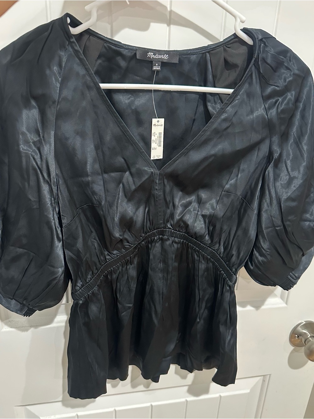 Madewell Satin V-Neck Puff Sleeve Peplum Top in Black
